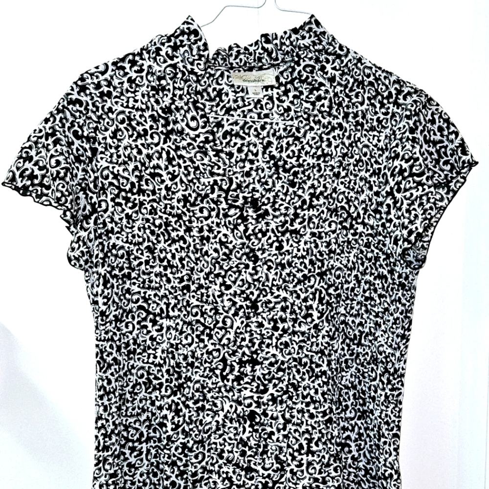 Blouse ruffled black white L 12 14 euc